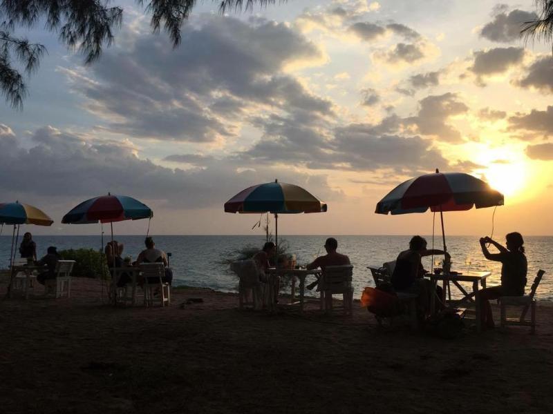 Micky Monkey Beach At Maikhao Beach Hotel Mai Khao ภายนอก รูปภาพ